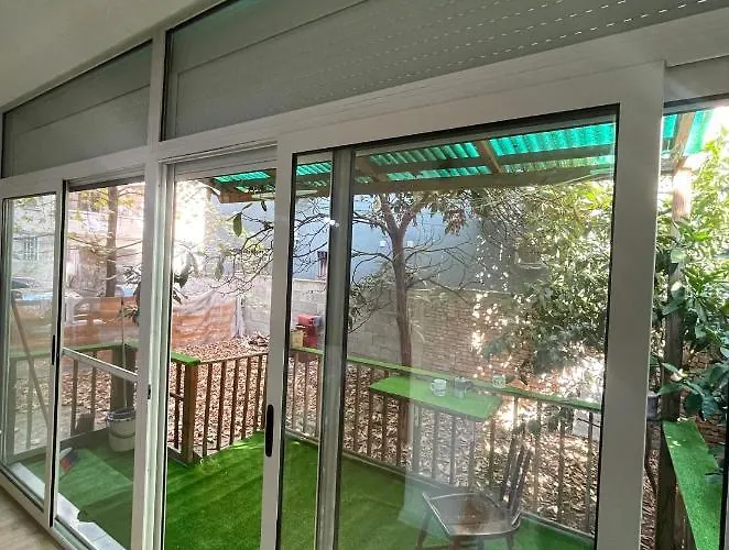 Elma's Center Of טיראנה